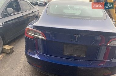 Седан Tesla Model 3 2023 в Киеве