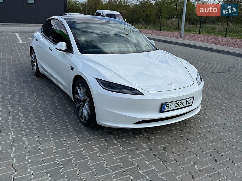 Tesla Model 3 2025