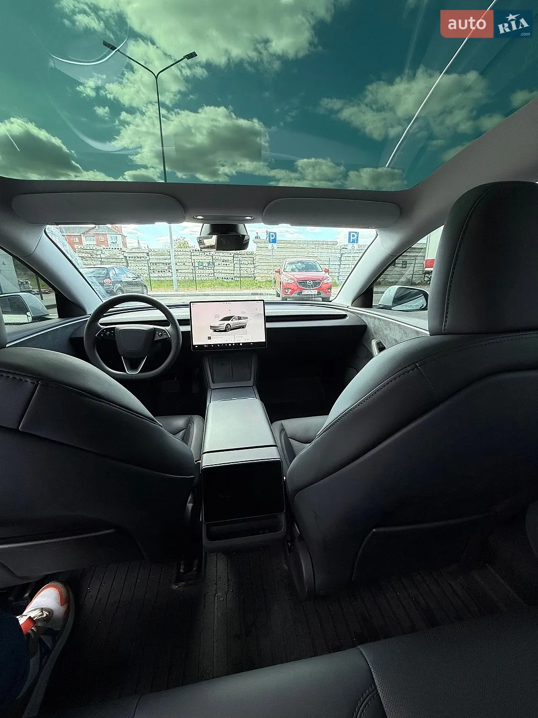 2025 Tesla Model 3 - мініатюра 10