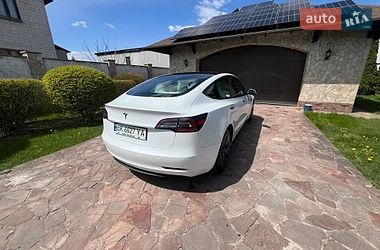 Седан Tesla Model 3 2023 в Києві