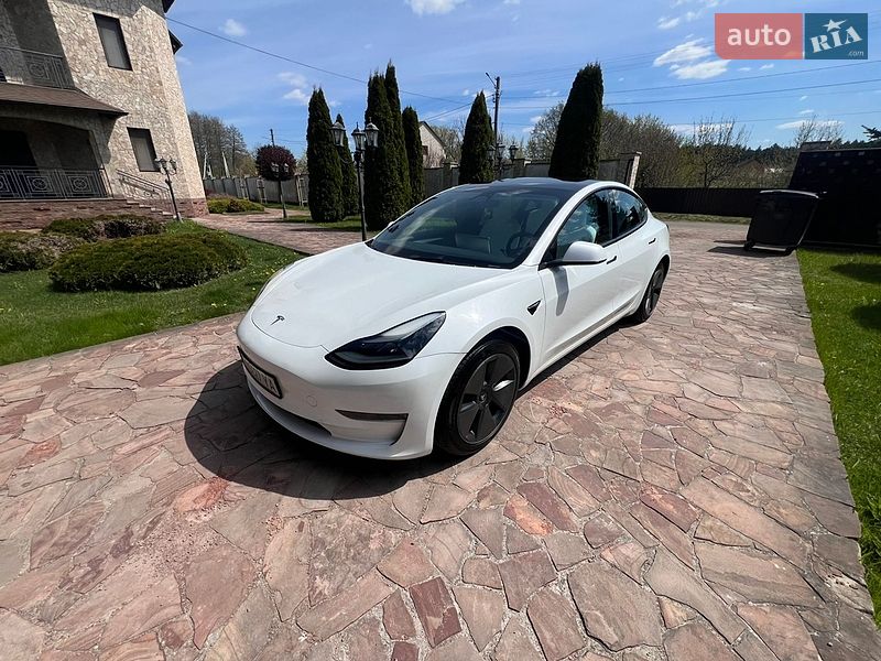 Седан Tesla Model 3 2023 в Києві