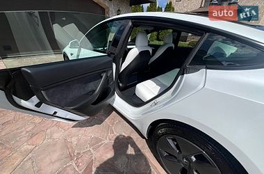 Седан Tesla Model 3 2023 в Києві