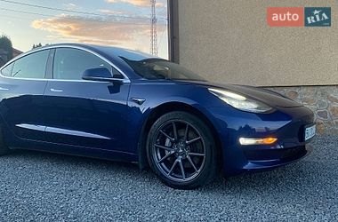 Седан Tesla Model 3 2018 в Рокитном