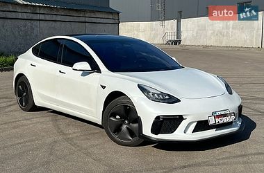 Седан Tesla Model 3 2019 в Киеве