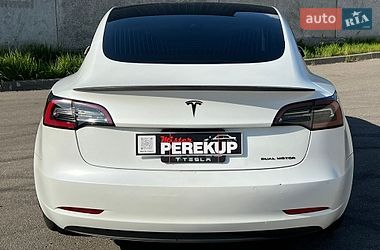 Седан Tesla Model 3 2019 в Киеве