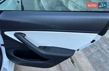 Седан Tesla Model 3 2019 в Киеве