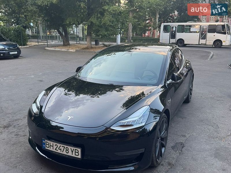 Tesla Model 3 2020