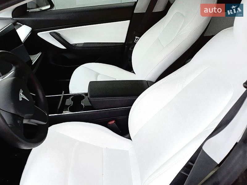 Седан Tesla Model 3 2020 в Одессе