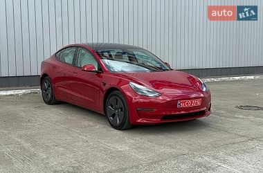 Седан Tesla Model 3 2023 в Чернівцях