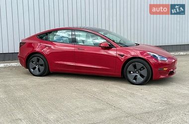 Седан Tesla Model 3 2023 в Чернівцях