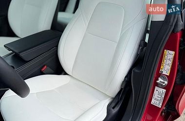 Седан Tesla Model 3 2023 в Чернівцях