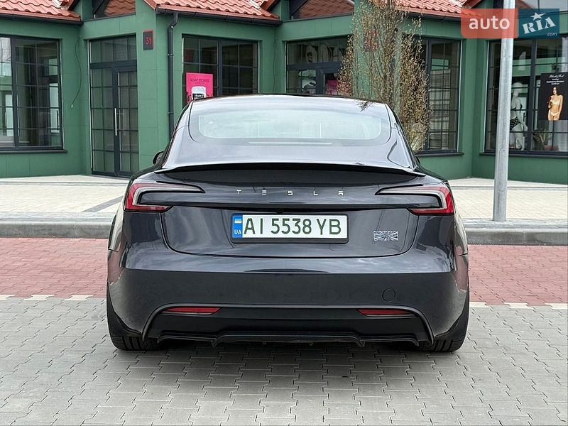 Седан Tesla Model 3 2024 в Ірпені