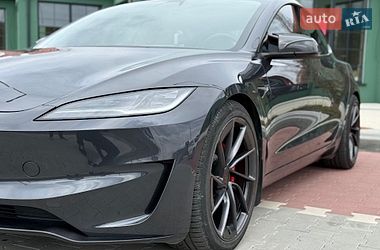 Седан Tesla Model 3 2024 в Ірпені
