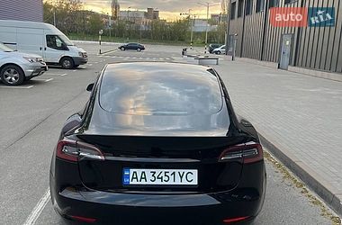 Седан Tesla Model 3 2020 в Києві