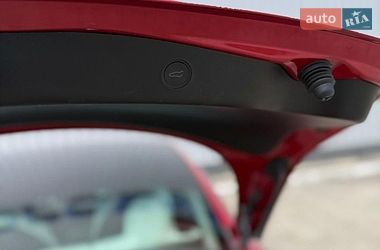 Седан Tesla Model 3 2023 в Чернівцях