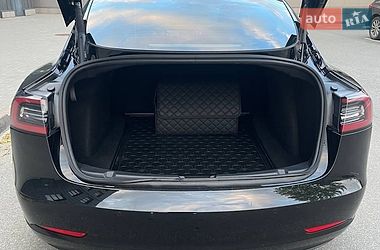Седан Tesla Model 3 2020 в Києві