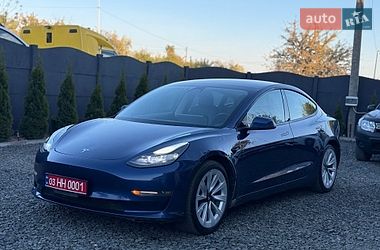 Седан Tesla Model 3 2022 в Луцке