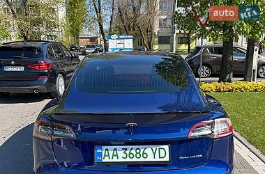 Седан Tesla Model 3 2020 в Киеве