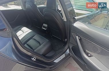 Седан Tesla Model 3 2018 в Луцке