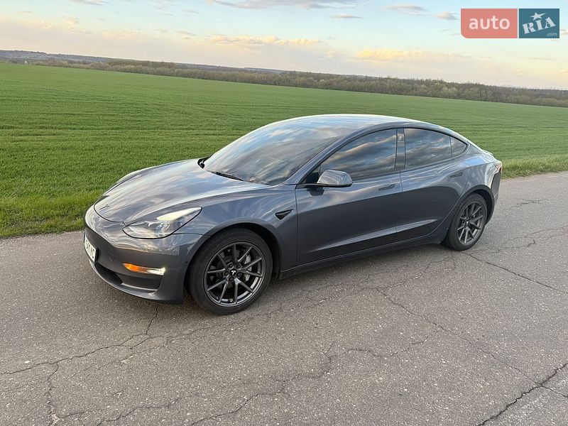 Седан Tesla Model 3 2022 в Києві