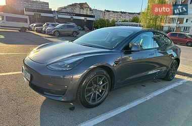 Седан Tesla Model 3 2022 в Львове