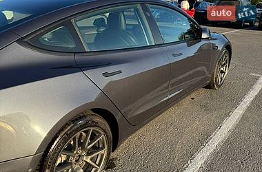 Седан Tesla Model 3 2022 в Львове