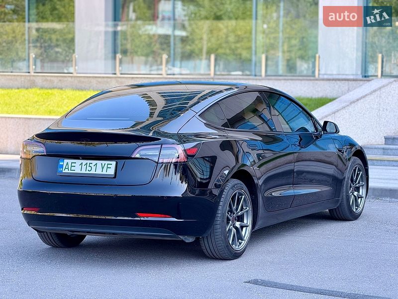 Седан Tesla Model 3 2019 в Дніпрі