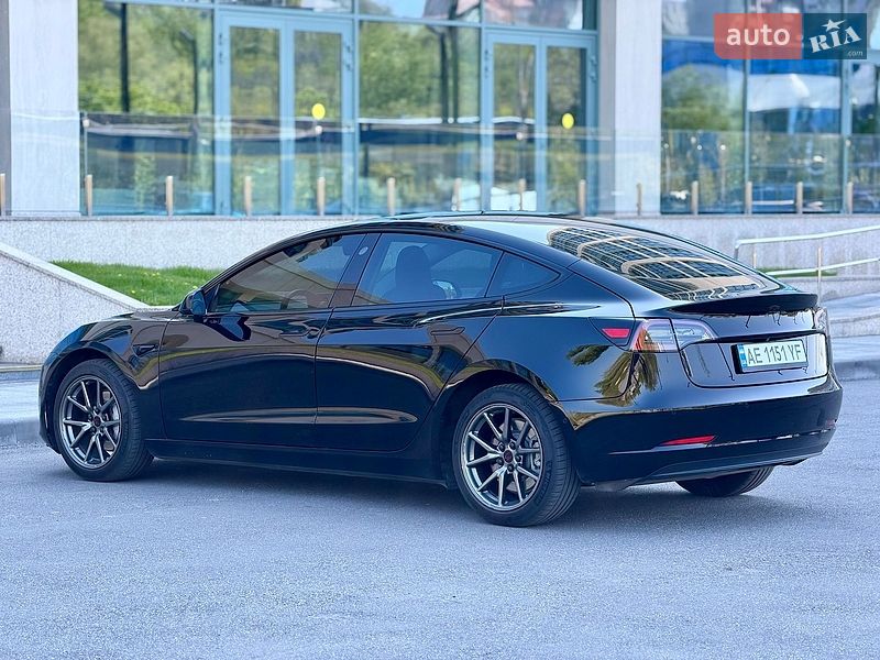 Седан Tesla Model 3 2019 в Дніпрі