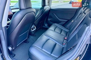 Седан Tesla Model 3 2019 в Дніпрі