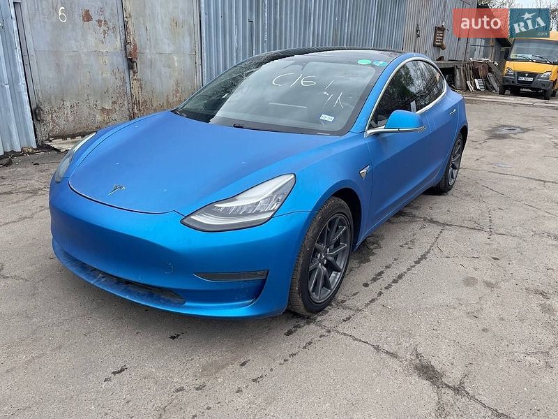 Седан Tesla Model 3 2018 в Киеве
