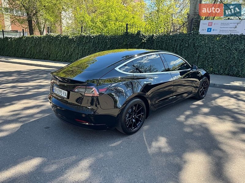 Седан Tesla Model 3 2019 в Одессе