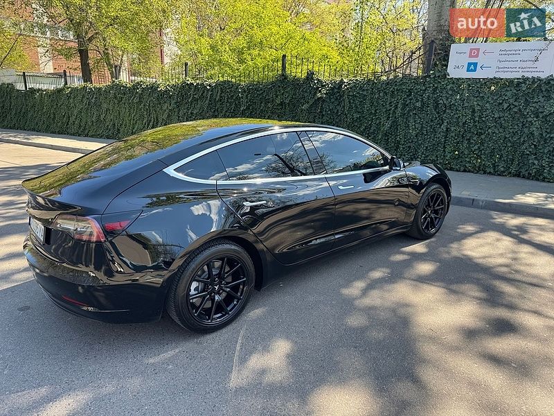 Седан Tesla Model 3 2019 в Одессе