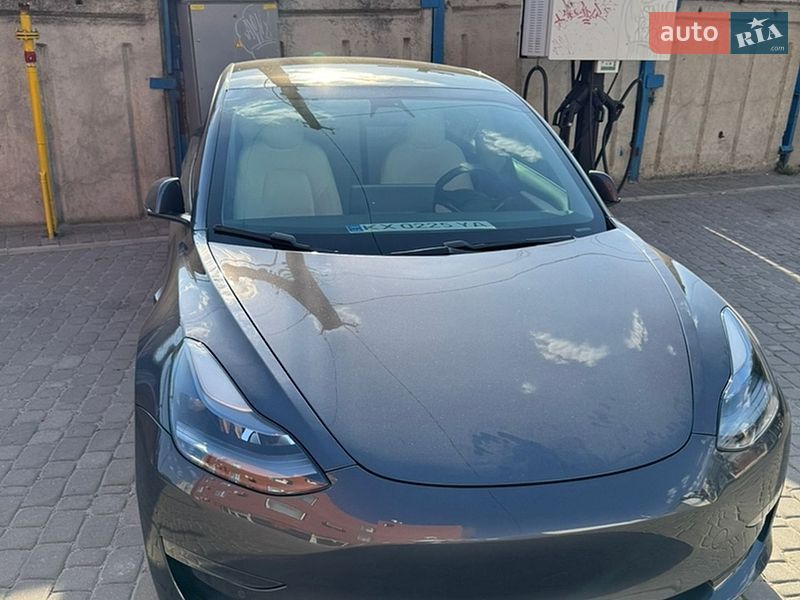 Седан Tesla Model 3 2021 в Харкові