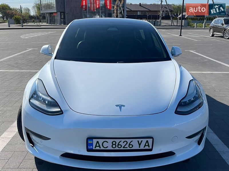 Седан Tesla Model 3 2019 в Луцьку