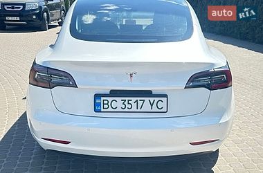 Седан Tesla Model 3 2021 в Львове