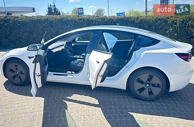 Седан Tesla Model 3 2021 в Львове