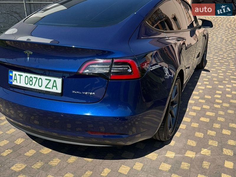 Седан Tesla Model 3 2022 в Ивано-Франковске