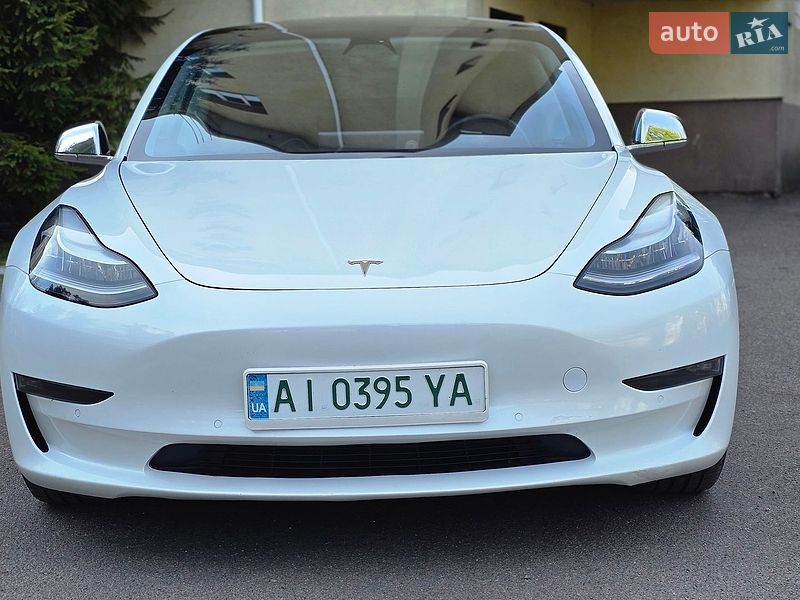 Tesla Model 3 2020