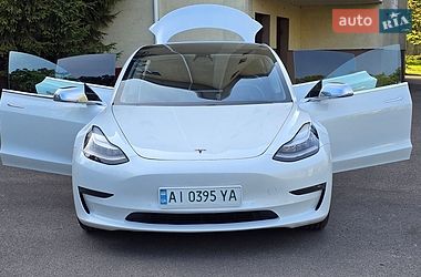 Седан Tesla Model 3 2020 в Черкассах