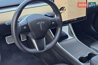 Седан Tesla Model 3 2020 в Черкассах