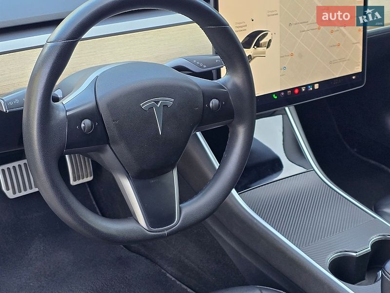 Седан Tesla Model 3 2020 в Черкассах