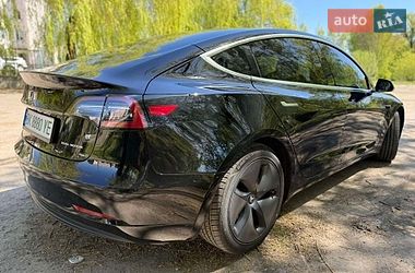 Седан Tesla Model 3 2018 в Ровно