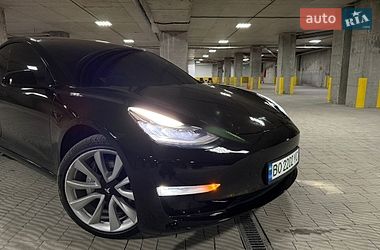 Седан Tesla Model 3 2018 в Тернополе