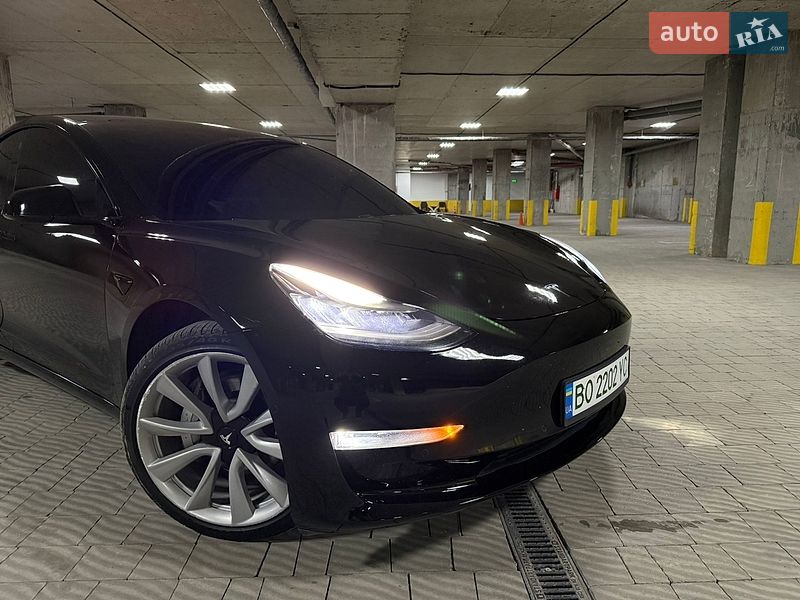 Седан Tesla Model 3 2018 в Тернополе