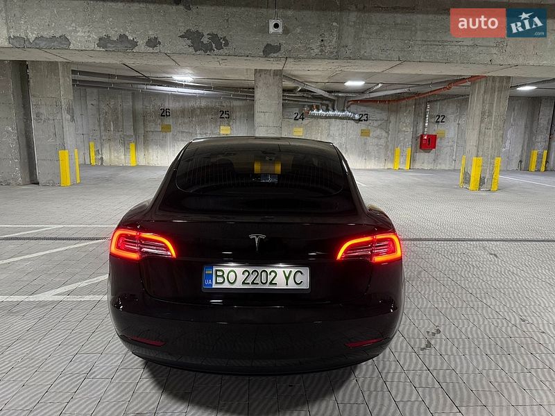 Седан Tesla Model 3 2018 в Тернополе