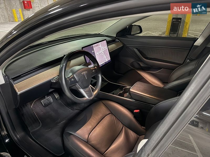 Седан Tesla Model 3 2018 в Тернополе