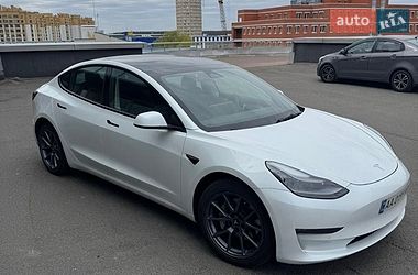 Седан Tesla Model 3 2022 в Киеве