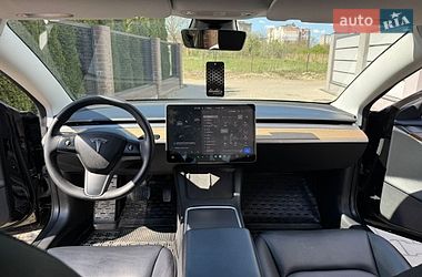 Седан Tesla Model 3 2023 в Калуше