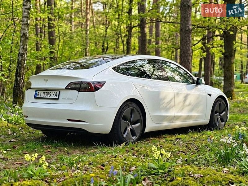 Седан Tesla Model 3 2020 в Черкассах