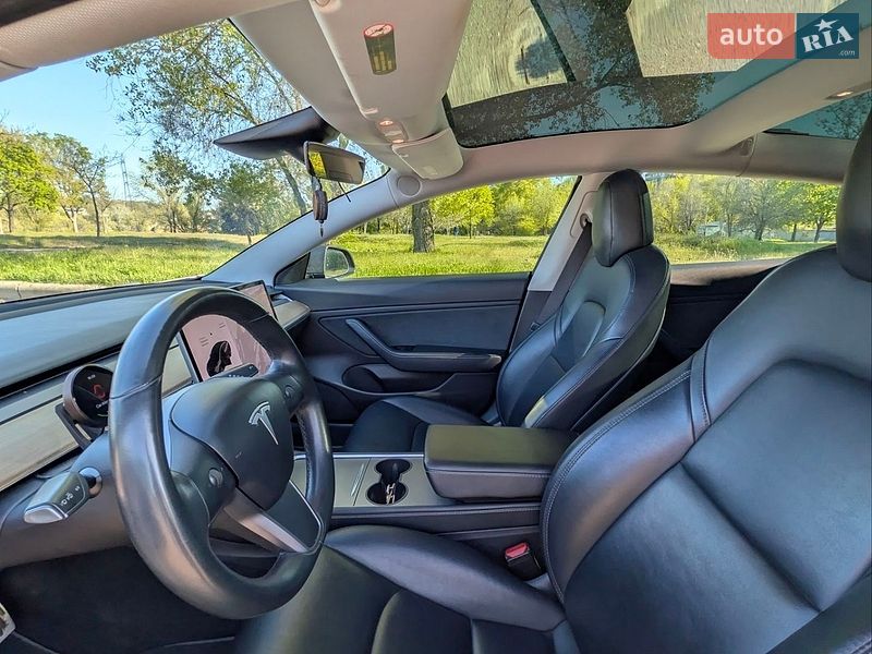 Седан Tesla Model 3 2018 в Днепре